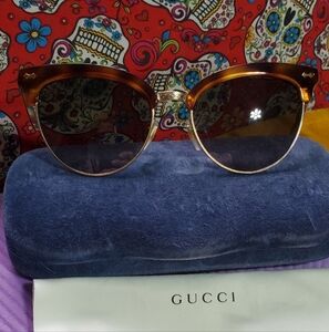 Gucci Women's Gold Sunglasses